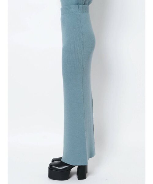 EMODA（エモダ）の「ナローニットスカート（スカート・レディース・グレー/ブラック/ブルー/ベージュ・FREE）」の15枚目の写真