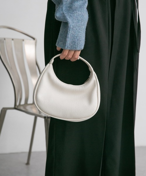 KBF(ケイビーエフ)の「2WAYハーフムーンBAG(ショルダーバッグ・レディース・ブラック/ホワイト・ONE)」の19枚目の写真