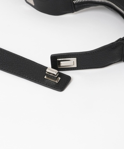 KBF(ケイビーエフ)の「2WAYハーフムーンBAG(ショルダーバッグ・レディース・ブラック/ホワイト・ONE)」の4枚目の写真