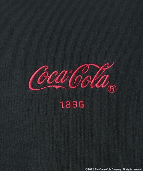 Coca Cola（コカコーラ）の「【ｺｶ･ｺｰﾗ】別注スウェットパーカー（パーカー・メンズ・ブラック/オフホワイト/レッド・LARGE/MEDIUM）」の4枚目の写真