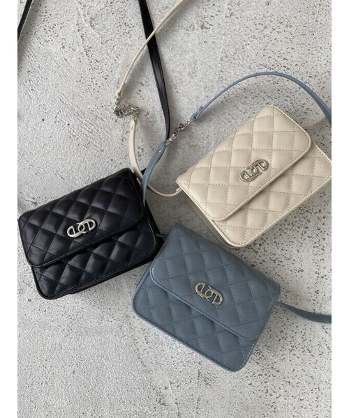 EMODA（エモダ）の「キルティングミニバッグ（ショルダーバッグ・レディース・アイボリー/ブラック/ブルー・FREE）」の9枚目の写真