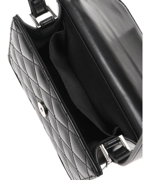 EMODA（エモダ）の「キルティングミニバッグ（ショルダーバッグ・レディース・アイボリー/ブラック/ブルー・FREE）」の5枚目の写真