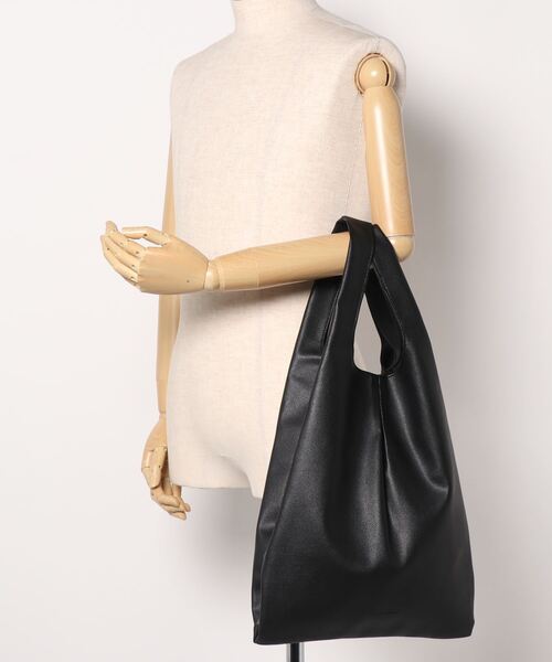 AZUL by moussy(アズールバイマウジー)の「FAUX LEATHER MARCHE BAG/フェイクレザーマルシェバッグ(ショルダーバッグ・メンズ・ブルー/ブラック・FREE)」の6枚目の写真