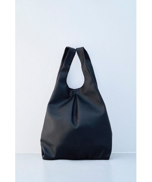 AZUL by moussy(アズールバイマウジー)の「FAUX LEATHER MARCHE BAG/フェイクレザーマルシェバッグ(ショルダーバッグ・メンズ・ブルー/ブラック・FREE)」の2枚目の写真