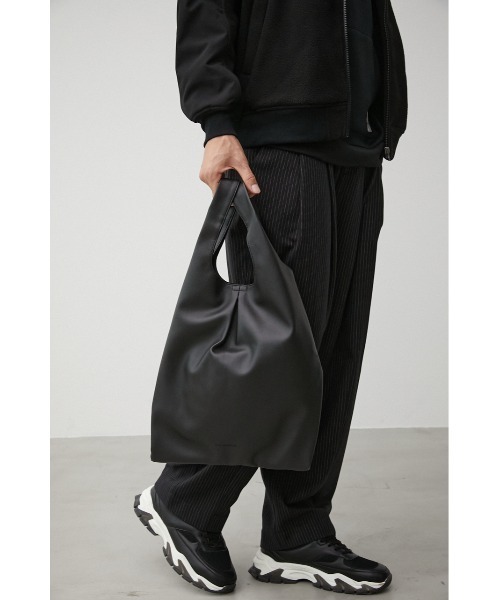 AZUL by moussy(アズールバイマウジー)の「FAUX LEATHER MARCHE BAG/フェイクレザーマルシェバッグ(ショルダーバッグ・メンズ・ブルー/ブラック・FREE)」の16枚目の写真