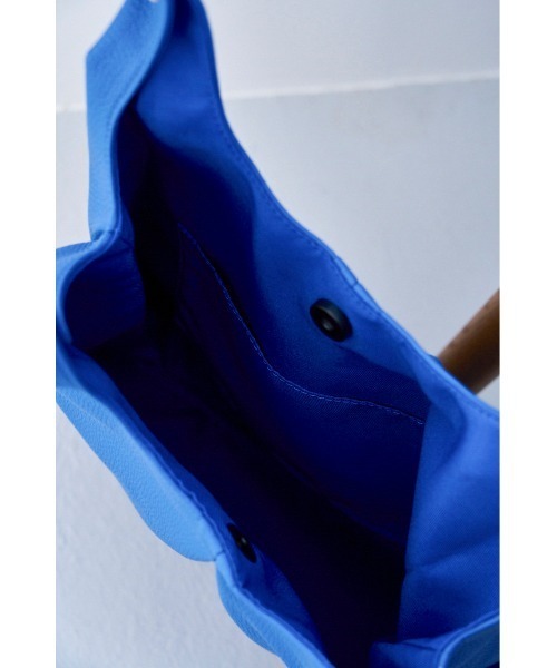 AZUL by moussy(アズールバイマウジー)の「FAUX LEATHER MARCHE BAG/フェイクレザーマルシェバッグ(ショルダーバッグ・メンズ・ブルー/ブラック・FREE)」の22枚目の写真