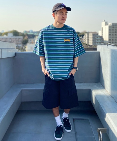THRASHER(スラッシャー)の「【ムラサキスポーツ別注】THRASHER/スラッシャー マルチボーダーTシャツ オーバーサイズ/刺繍ロゴ クルーネックTシャツ THMM-001B FLAME(Tシャツ/カットソー・メンズ・グリーン系その他/ホワイト×ネイビー/ブラック×グリーン・M/L/XL)」の14枚目の写真