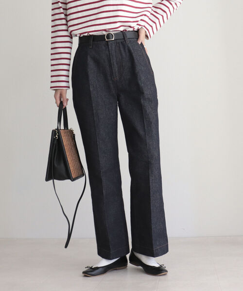 fredy emue（フレディエミュ）の「デニムスラックスフレアーパンツ（デニムパンツ・レディース・ブルー/ネイビー・36/38）」の6枚目の写真