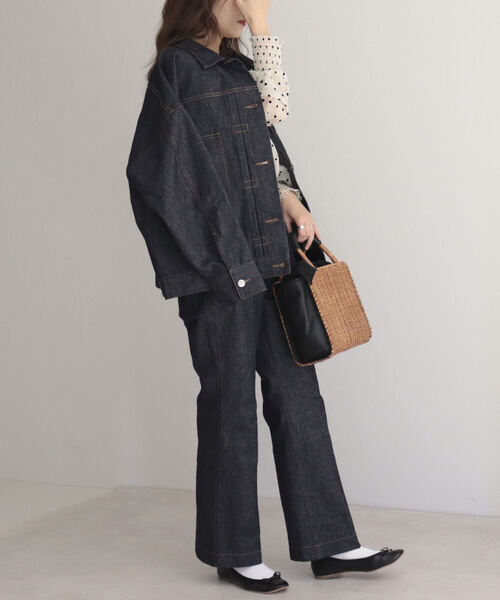 fredy emue（フレディエミュ）の「デニムスラックスフレアーパンツ（デニムパンツ・レディース・ブルー/ネイビー・36/38）」の10枚目の写真