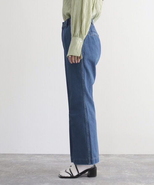 fredy emue（フレディエミュ）の「デニムスラックスフレアーパンツ（デニムパンツ・レディース・ブルー/ネイビー・36/38）」の15枚目の写真