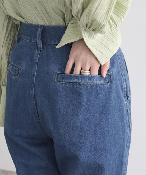 fredy emue（フレディエミュ）の「デニムスラックスフレアーパンツ（デニムパンツ・レディース・ブルー/ネイビー・36/38）」の17枚目の写真