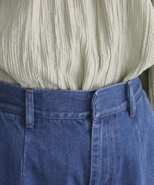 fredy emue（フレディエミュ）の「デニムスラックスフレアーパンツ（デニムパンツ・レディース・ブルー/ネイビー・36/38）」の19枚目の写真