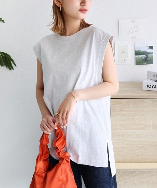 andme(アンドミー)の「オーバーサイズロング丈ノースリーブトップス(Tシャツ/カットソー・レディース・オフホワイト/チャコールグレー/ブラック/ベージュ/オートミール/ブルー系その他・M)」の5枚目の写真