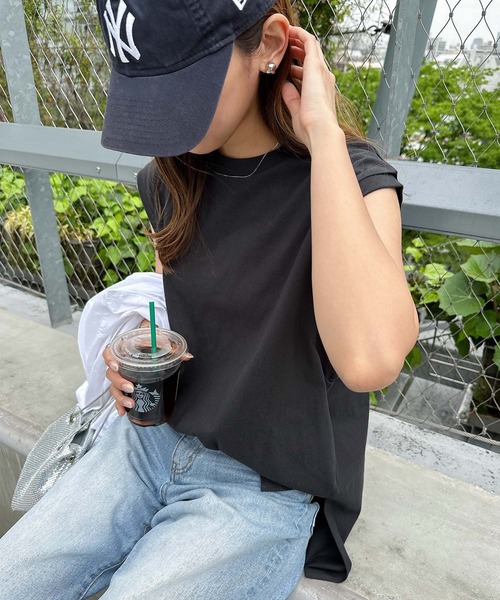 andme(アンドミー)の「オーバーサイズロング丈ノースリーブトップス(Tシャツ/カットソー・レディース・オフホワイト/チャコールグレー/ブラック/ベージュ/オートミール/ブルー系その他・M)」の4枚目の写真