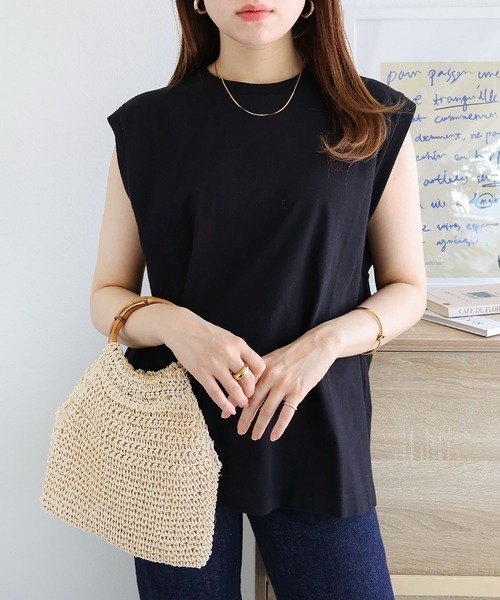 andme(アンドミー)の「オーバーサイズロング丈ノースリーブトップス(Tシャツ/カットソー・レディース・オフホワイト/チャコールグレー/ブラック/ベージュ/オートミール/ブルー系その他・M)」の3枚目の写真