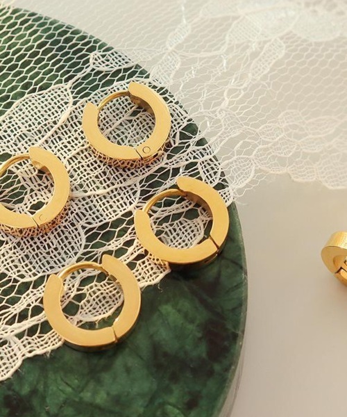 Coo+i（クーイ）の「【片耳用】サージカルステンレスフープピアス（ピアス（片耳用）・レディース・ブラック/ゴールド/シルバー・SMALL/MEDIUM/LARGE/X-LARGE）」の20枚目の写真