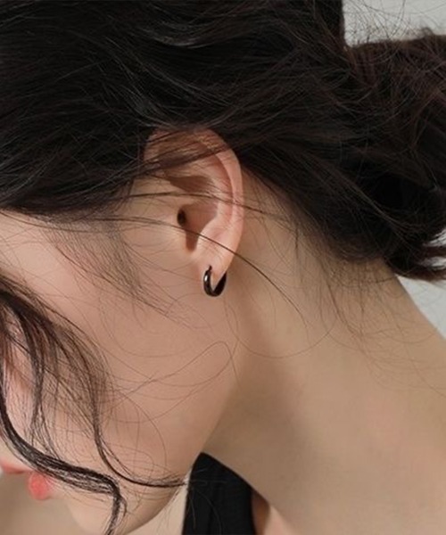 Coo+i（クーイ）の「【片耳用】サージカルステンレスフープピアス（ピアス（片耳用）・レディース・ブラック/ゴールド/シルバー・SMALL/MEDIUM/LARGE/X-LARGE）」の7枚目の写真