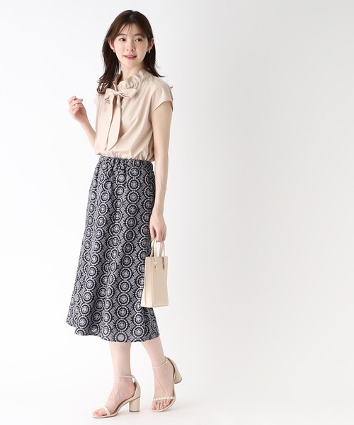 index（インデックス）の「◆リボンボウタイブラウス【イージーケア・洗濯機で洗える】（シャツ/ブラウス・レディース・ネイビー/ライトベージュ/ホワイト系・40/42/36/38）」の18枚目の写真