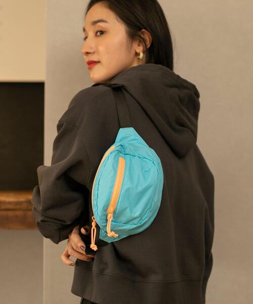 coen（コーエン）の「ナイロンリップストップウエストバッグ（ボディバッグ/ウエストポーチ・レディース・ホワイト/ブラック/ライトブルー・FREE）」の5枚目の写真