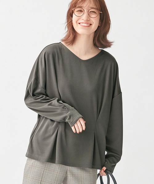 Viola e Viola(ヴィオラエヴィオラ)の「タック使いドルマンパフ袖プルオーバー(Tシャツ/カットソー・レディース・ピンクベージュ/アイボリー/ネイビー/チャコール・3L/L/LL/M)」の3枚目の写真