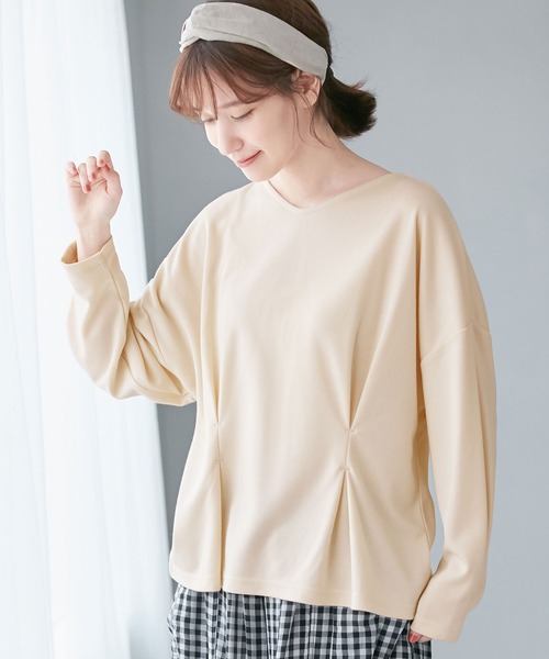 Viola e Viola(ヴィオラエヴィオラ)の「タック使いドルマンパフ袖プルオーバー(Tシャツ/カットソー・レディース・ピンクベージュ/アイボリー/ネイビー/チャコール・3L/L/LL/M)」の2枚目の写真