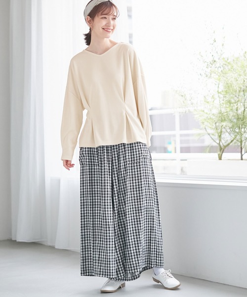Viola e Viola(ヴィオラエヴィオラ)の「タック使いドルマンパフ袖プルオーバー(Tシャツ/カットソー・レディース・ピンクベージュ/アイボリー/ネイビー/チャコール・3L/L/LL/M)」の5枚目の写真