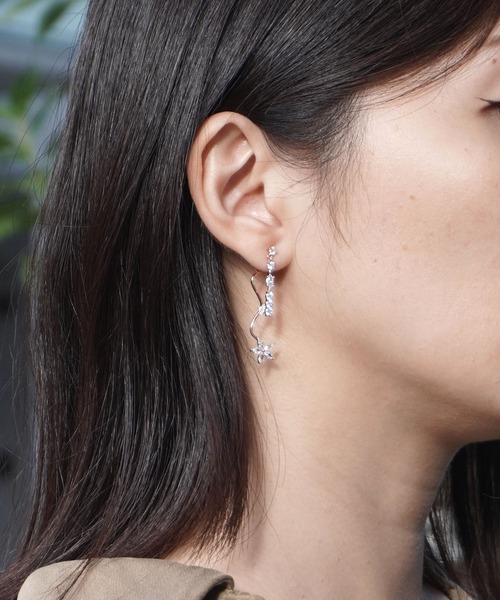 misto accessories（ミストアクセサリーズ）の「エレガントフラワーピアス（ピアス（両耳用）・レディース・ピンクゴールド/シルバー・FREE）」の9枚目の写真