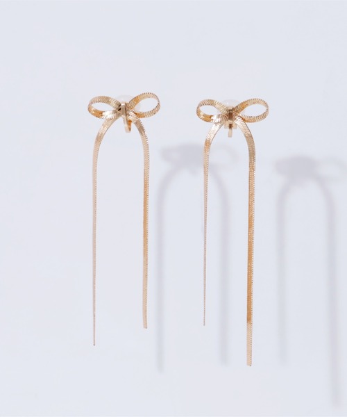 Cupid Heart（キューピッドハート）の「【Cupid Heart】結婚式アクセ！スネークチェーンリボンイヤリング（イヤリング・レディース・シルバー/ゴールド・MEDIUM）」の7枚目の写真