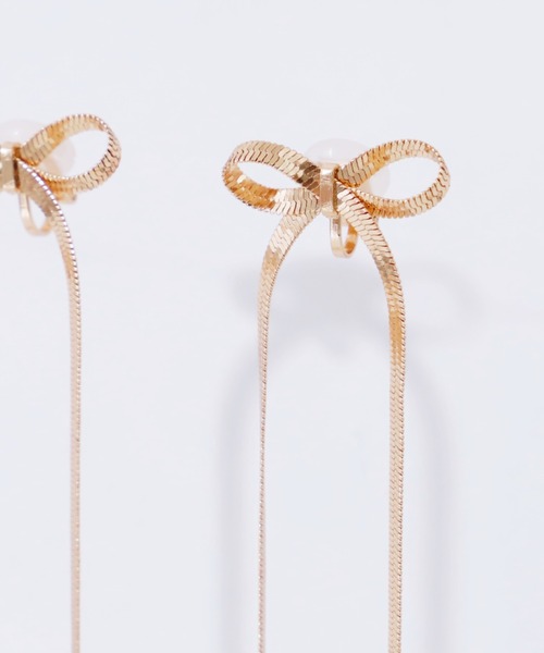 Cupid Heart（キューピッドハート）の「【Cupid Heart】結婚式アクセ！スネークチェーンリボンイヤリング（イヤリング・レディース・シルバー/ゴールド・MEDIUM）」の8枚目の写真