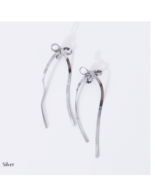 Cupid Heart（キューピッドハート）の「【Cupid Heart】結婚式アクセ！スネークチェーンリボンイヤリング（イヤリング・レディース・シルバー/ゴールド・MEDIUM）」の9枚目の写真