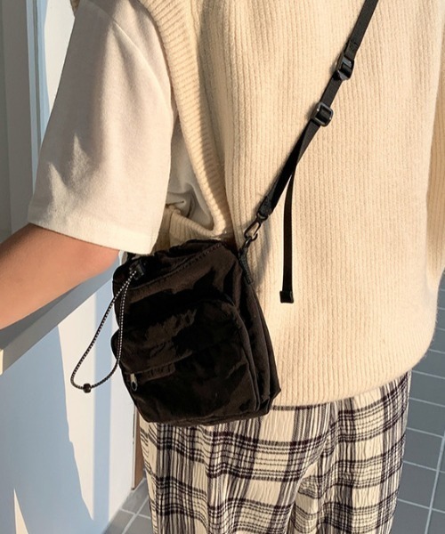 She's Closet(シーズクローゼット)の「マイクロミニ斜めがけショルダーバッグ/スマホミニポシェット(ショルダーバッグ・レディース・アイボリー/カーキ/ブラック/ベージュ・FREE)」の22枚目の写真