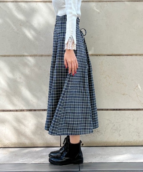 axes femme（アクシーズファム）の「コルセット風チェック柄スカート