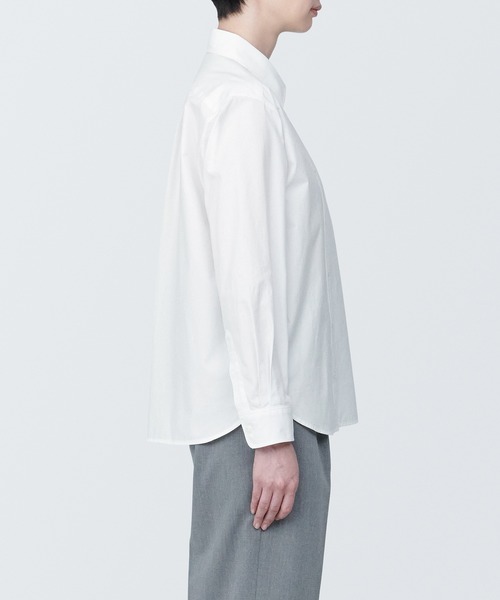 無印良品（ムジルシリョウヒン）の「婦人　洗いざらし　ブロードレギュラーカラー長袖シャツ（シャツ/ブラウス・レディース・ライトイエロー系/ピンク系6/ホワイト/ブルー系5/スモーキーグリーン系2/ネイビー系4・S/L/XS/XL/M）」の12枚目の写真