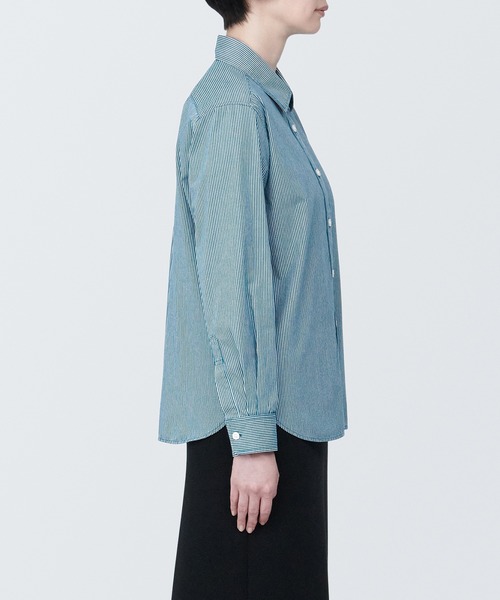 無印良品（ムジルシリョウヒン）の「婦人　洗いざらし　ブロードレギュラーカラー長袖シャツ（シャツ/ブラウス・レディース・ライトイエロー系/ピンク系6/ホワイト/ブルー系5/スモーキーグリーン系2/ネイビー系4・S/L/XS/XL/M）」の20枚目の写真