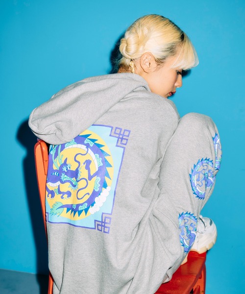 PUNYUS（プニュズ）の「ドラゴンビッグジップパーカー（パーカー・レディース・ブラック/レッド/杢グレー・2/4/3）」の8枚目の写真