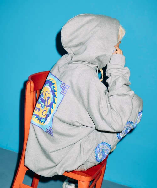 PUNYUS（プニュズ）の「ドラゴンビッグジップパーカー（パーカー・レディース・ブラック/レッド/杢グレー・2/4/3）」の16枚目の写真