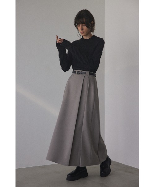 BLACK BY MOUSSY（ブラックバイマウジー）の「shirring design tops(シャーリングデザイントップス)（Tシャツ/カットソー・レディース・オフホワイト/ブラック・FREE）」の14枚目の写真