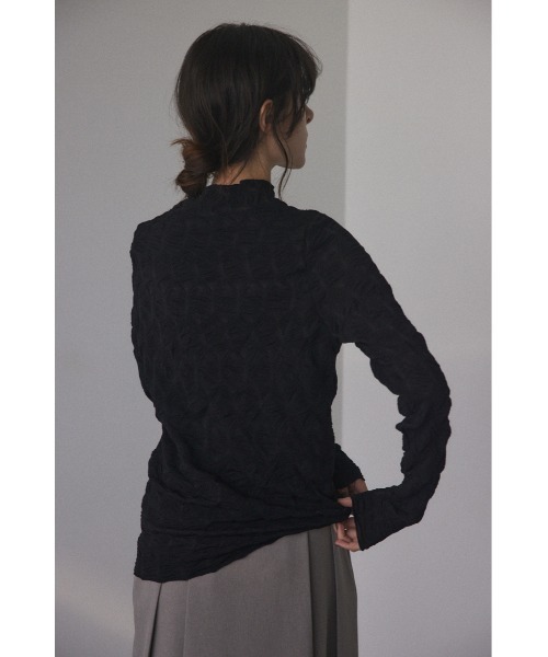 BLACK BY MOUSSY（ブラックバイマウジー）の「shirring design tops(シャーリングデザイントップス)（Tシャツ/カットソー・レディース・オフホワイト/ブラック・FREE）」の3枚目の写真
