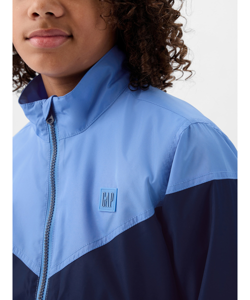 GAP(ギャップ)の「UVカット ウィンドブレーカージャケット (キッズ)(ナイロンジャケット・キッズ・ブルー系その他/ブルー/ブラック/ブラック系その他・120cm/130cm/140cm/150cm/160cm)」の13枚目の写真