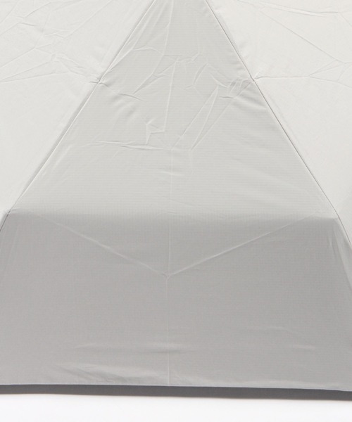 GLOBAL WORK(グローバルワーク)の「エアかる晴雨兼用折り畳み/989653(折りたたみ傘・レディース・ブラック×ブラック/ホワイト×ホワイト/ホワイト×グレー/ブルー系2/ベージュ×ブラック/グレー×ホワイト・ONE SIZE)」の20枚目の写真