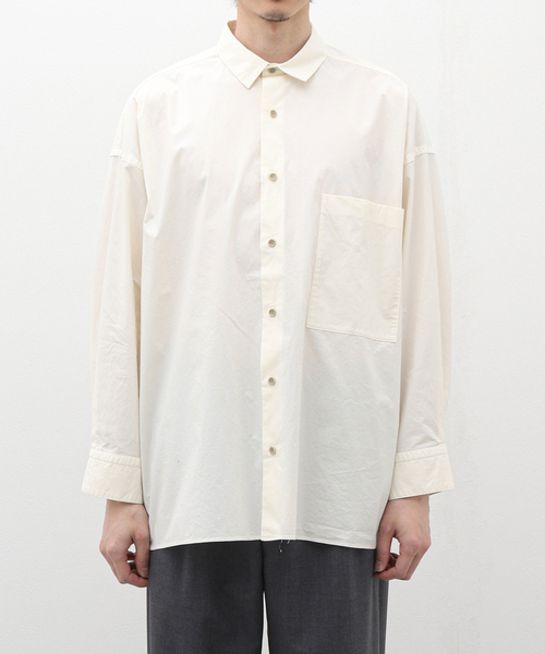 CALMER（カルメール）の「【CALMER / カルメール】別注 ナチュラル ダイ BIGシャツ（シャツ/ブラウス・メンズ・チャコールグレー/アイボリー・FREE）」の2枚目の写真