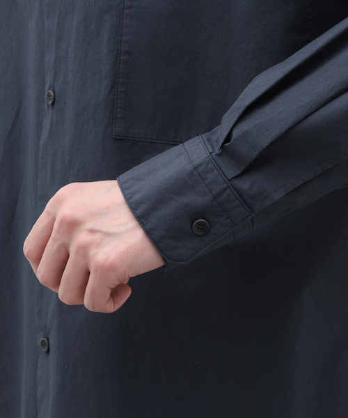 CALMER（カルメール）の「【CALMER / カルメール】別注 ナチュラル ダイ BIGシャツ（シャツ/ブラウス・メンズ・チャコールグレー/アイボリー・FREE）」の11枚目の写真