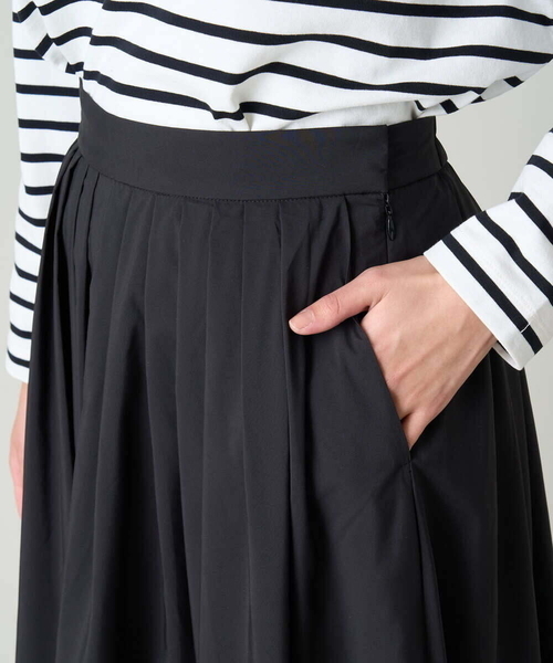 a.v.v（アーヴェヴェ）の「マルチタックフレアスカート（スカート・レディース・ブラック/シルバー/ベージュ・38/40/36/42/34）」の6枚目の写真