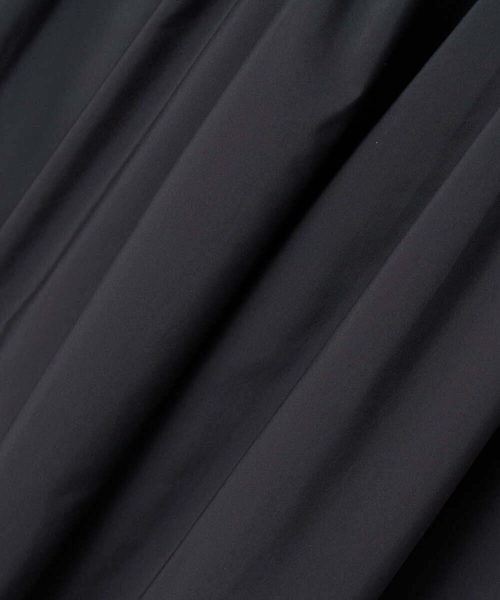 a.v.v（アーヴェヴェ）の「マルチタックフレアスカート（スカート・レディース・ブラック/シルバー/ベージュ・38/40/36/42/34）」の4枚目の写真