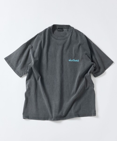 FREAK'S STORE（フリークスストア）の「限定展開 WILD THINGS×FREAK'S STORE/ワイルドシングス 別注 ピグメントダイ ワンポイント ロゴプリント Tシャツ（Tシャツ/カットソー・メンズ・ホワイト/ブラック/ブルー/ホワイト系その他/ブラック系その他/ブルー系その他・SMALL/MEDIUM/LARGE）」の18枚目の写真