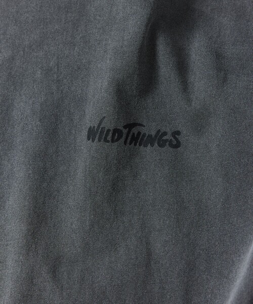 FREAK'S STORE（フリークスストア）の「限定展開 WILD THINGS×FREAK'S STORE/ワイルドシングス 別注 ピグメントダイ ワンポイント ロゴプリント Tシャツ（Tシャツ/カットソー・メンズ・ホワイト/ブラック/ブルー/ホワイト系その他/ブラック系その他/ブルー系その他・SMALL/MEDIUM/LARGE）」の11枚目の写真