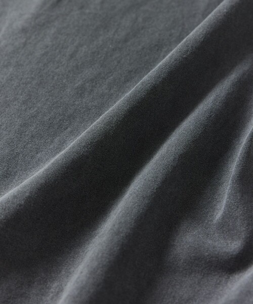 FREAK'S STORE（フリークスストア）の「限定展開 WILD THINGS×FREAK'S STORE/ワイルドシングス 別注 ピグメントダイ ワンポイント ロゴプリント Tシャツ（Tシャツ/カットソー・メンズ・ホワイト/ブラック/ブルー/ホワイト系その他/ブラック系その他/ブルー系その他・SMALL/MEDIUM/LARGE）」の7枚目の写真