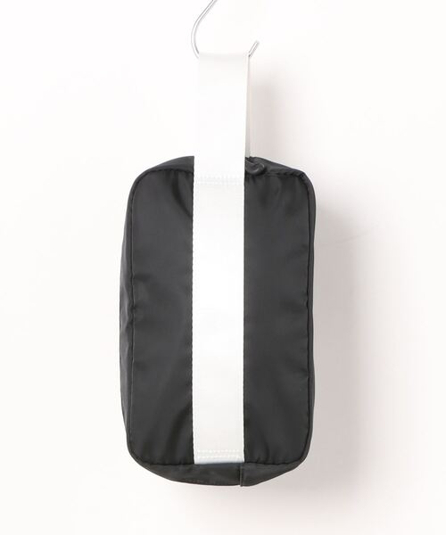 PUMA（プーマ）の「PUMA プーマ ユニセックス ゴルフ PF ラウンド ポーチ（ボディバッグ/ウエストポーチ・メンズ・ホワイト系その他2/ブラック系その他/ホワイト×ブラック・フリー）」の4枚目の写真