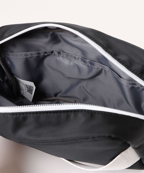 PUMA（プーマ）の「PUMA プーマ ユニセックス ゴルフ PF ラウンド ポーチ（ボディバッグ/ウエストポーチ・メンズ・ホワイト系その他2/ブラック系その他/ホワイト×ブラック・フリー）」の6枚目の写真