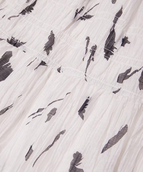 VIS（ビス）の「柄＆無地アソートシャーリングティアードスカート（スカート・レディース・ホワイト系その他/ブラック系その他/オフホワイト/サックスブルー・FREE）」の6枚目の写真